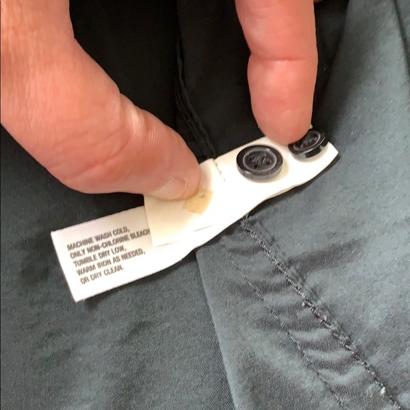 Gap Fitted Black Button-Down - Picture 3 of 3